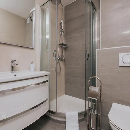 Virgine Maria Apartment *